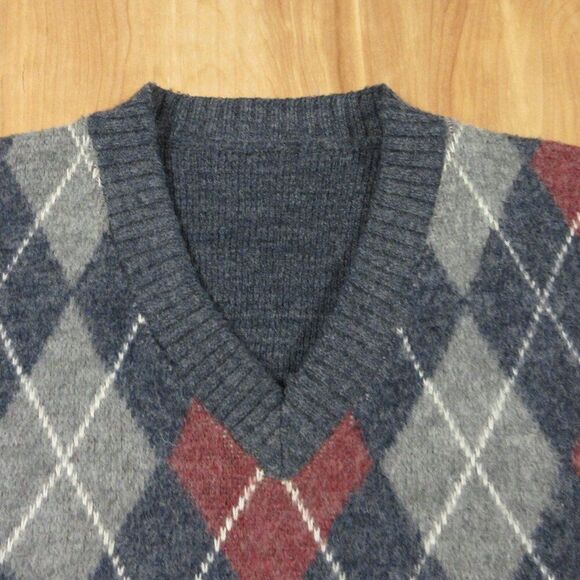 VINTAGE Argyle Sweater Vest Mens Size M/L Blue Grey Red V Neck Preppy Gillet - Picture 3 of 9